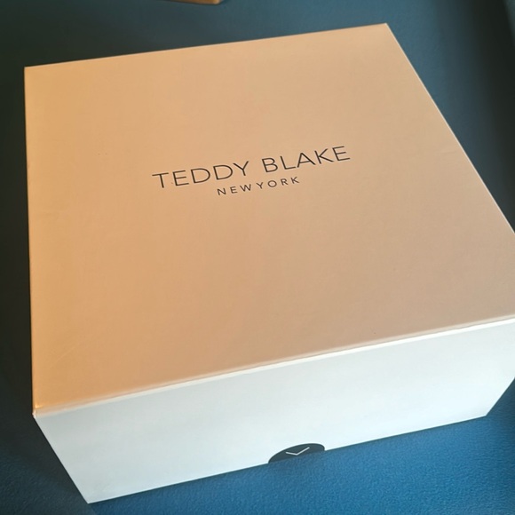 Teddy Blake GUC Small Alice Tote with wristlet Camel Color - Picture 11 of 15